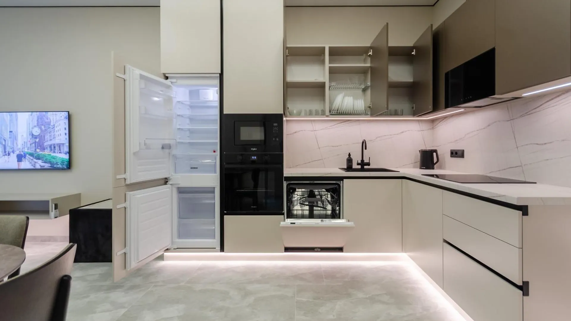 Petrovdom Apartments 33-414 In Rc Manhattan City,Beresteiskyi 11 基輔