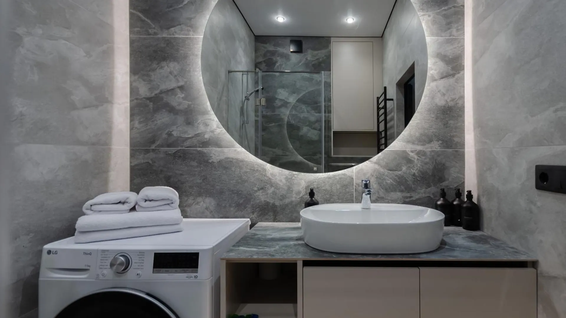 Petrovdom Apartments 33-414 In Rc Manhattan City,Beresteiskyi 11 Kiev 0*,  Ucraina