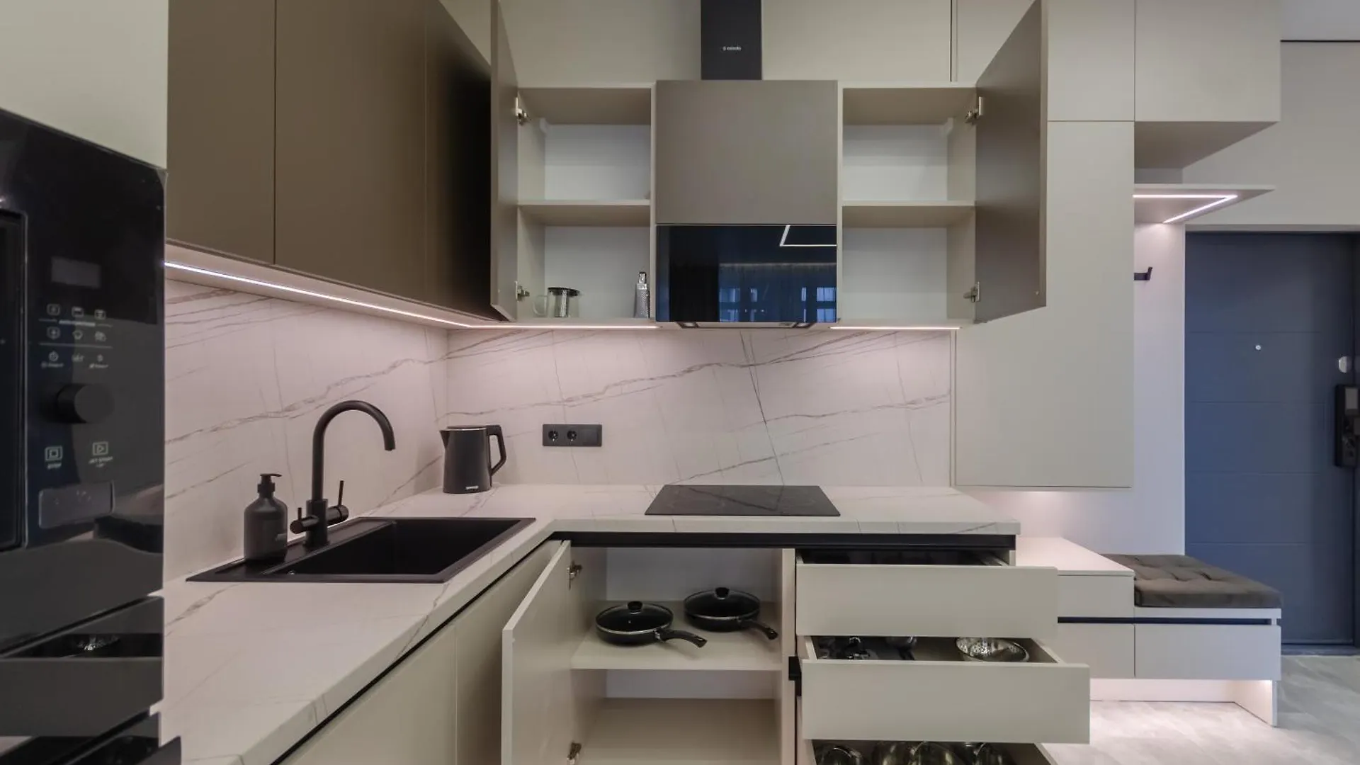 Petrovdom Apartments 33-414 In Rc Manhattan City,Beresteiskyi 11 Kiev
